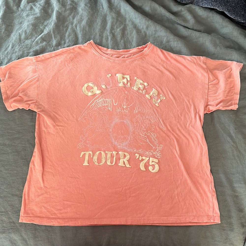 Women’s Queen Band Tee